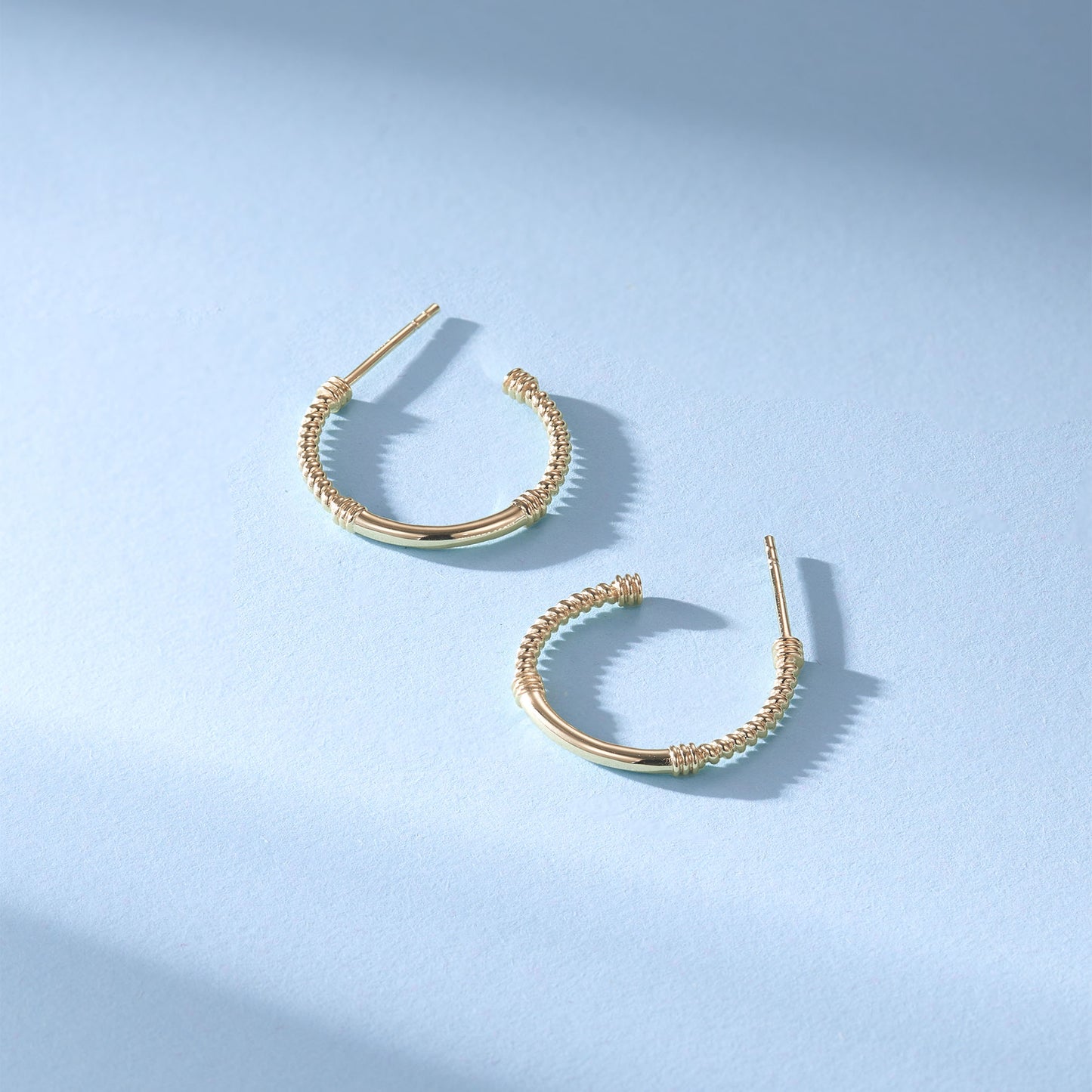 極簡·線築麻花耳環