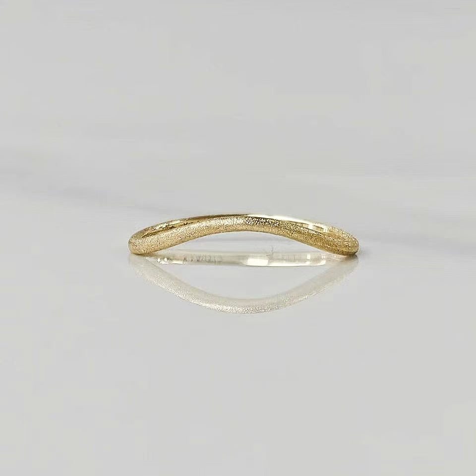 Twist-Arm Ring: Elegant Curves, Unique Charm(Nail Sand)
