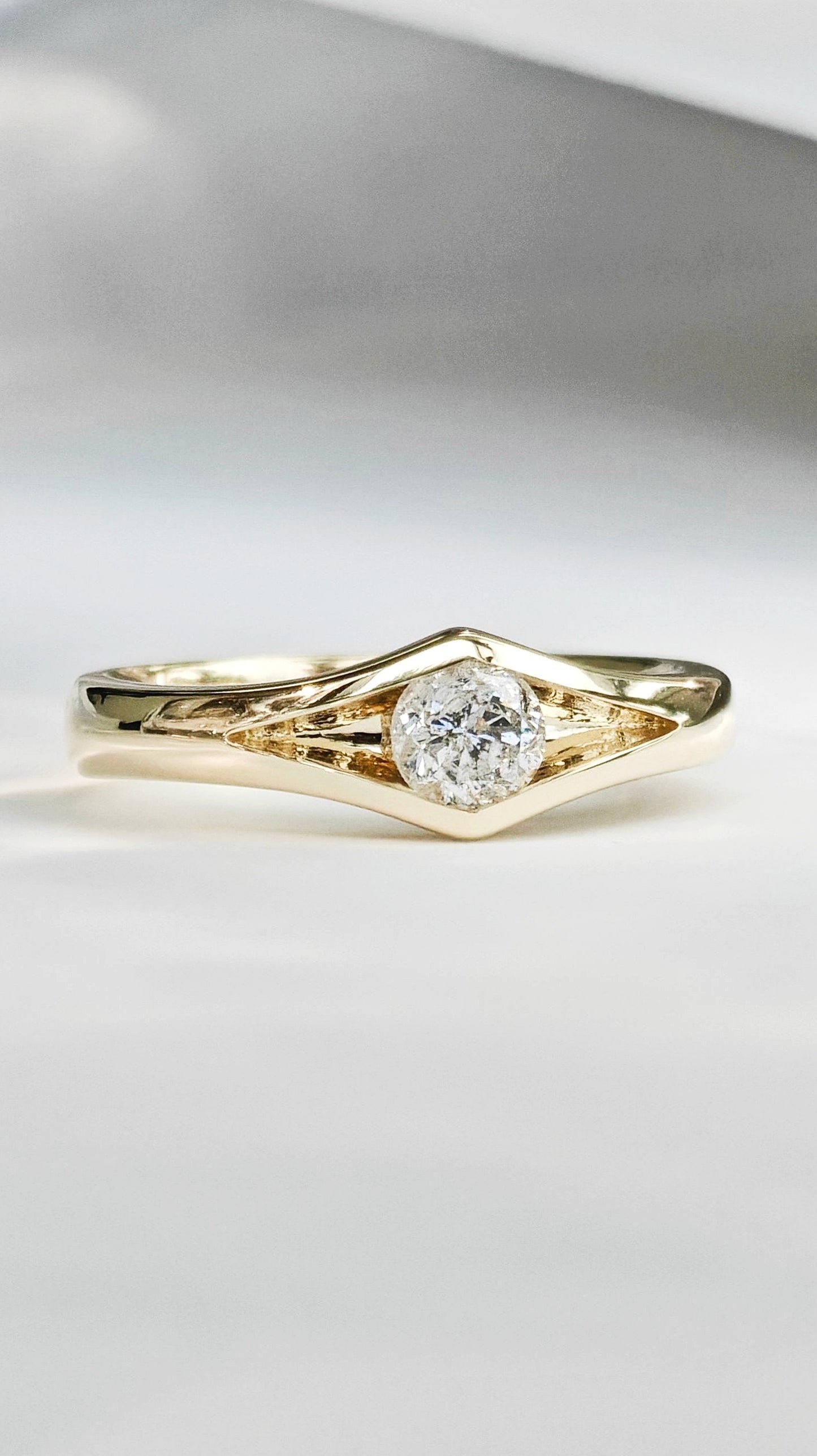 Round Cut Diamond Engagement Rings