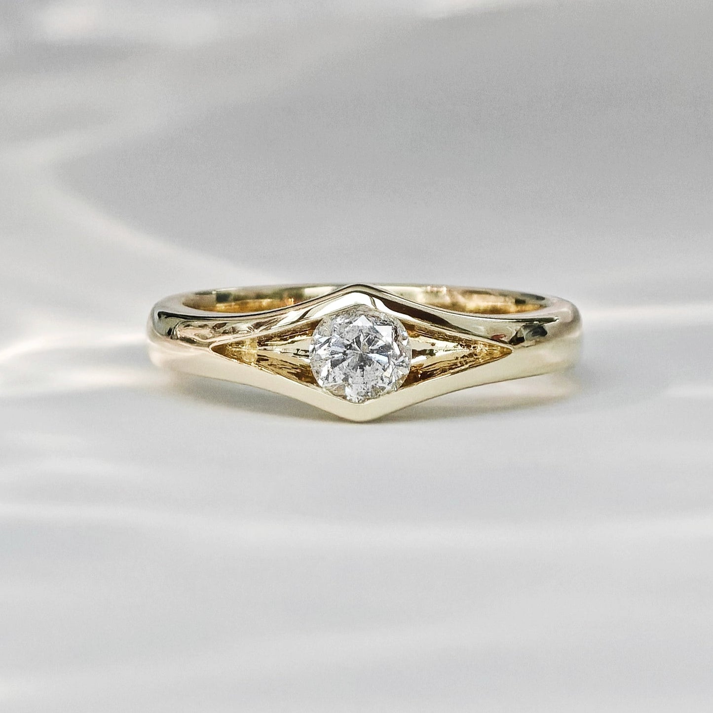 Round Cut Diamond Engagement Rings