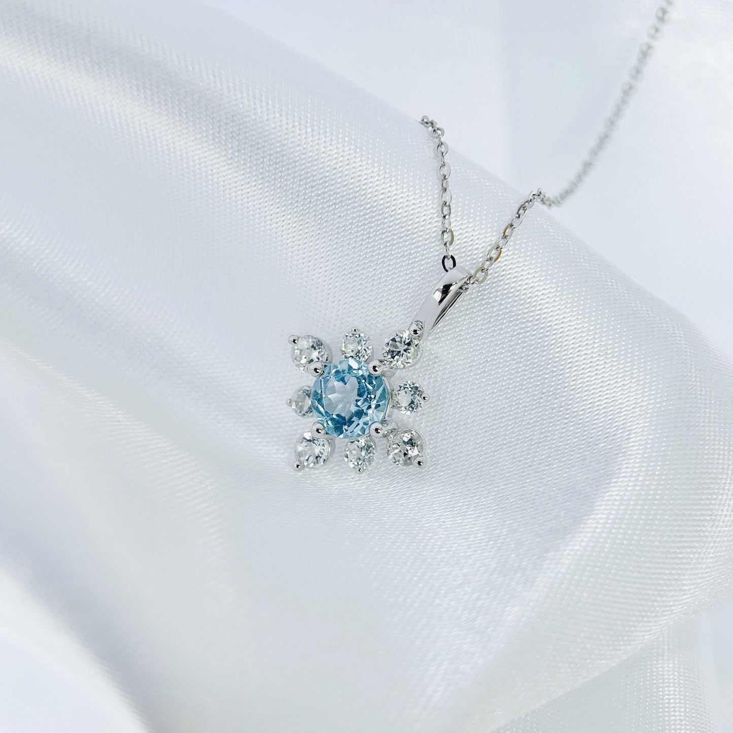 Le Bijoux Blue Aquamarine K9 Necklace - Snowflake