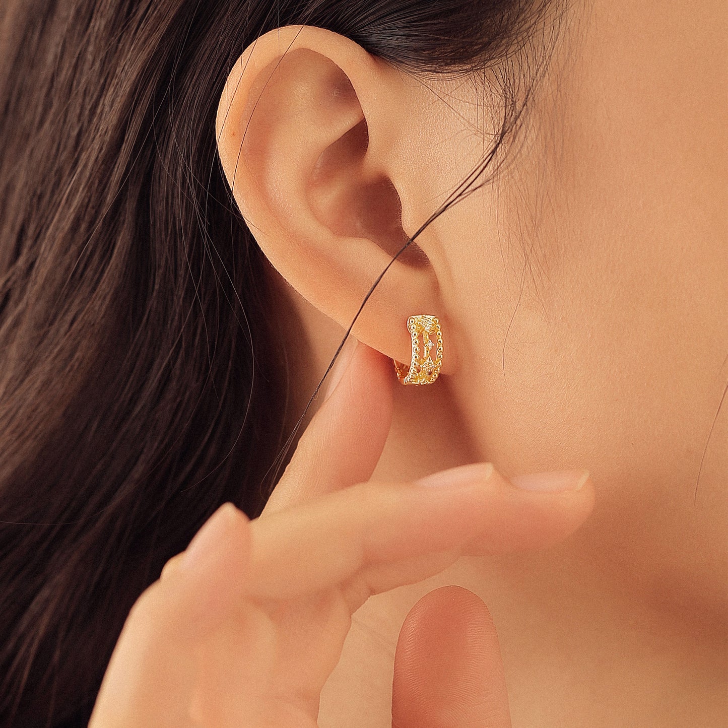 極簡·璀璨珠邊耳環