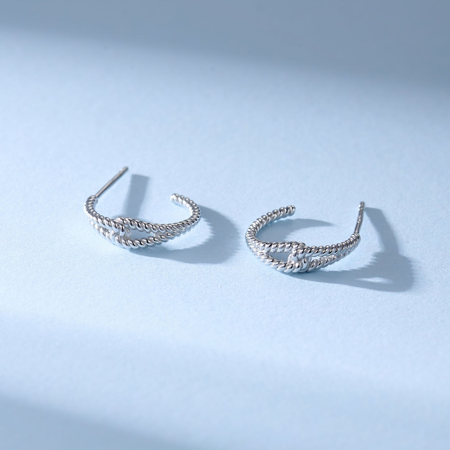 極簡·織光麻花耳環