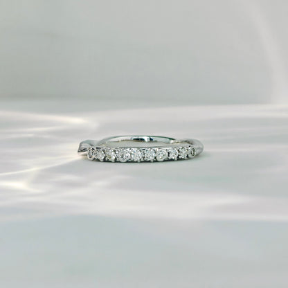 Round Diamond Engagement Ring (Bespoke Model）