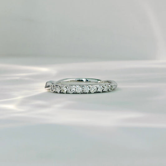 Round Diamond Engagement Ring (Bespoke Model）
