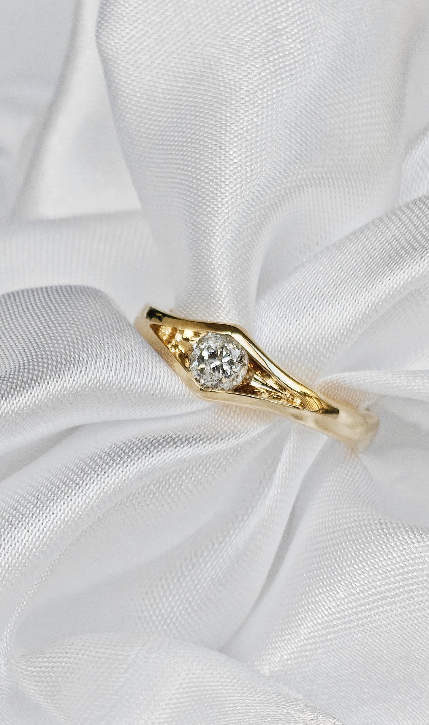 Round Cut Diamond Engagement Rings