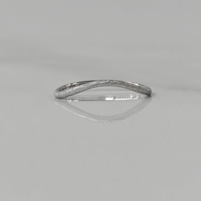 Twist-Arm Ring: Elegant Curves, Unique Charm(Nail Sand）