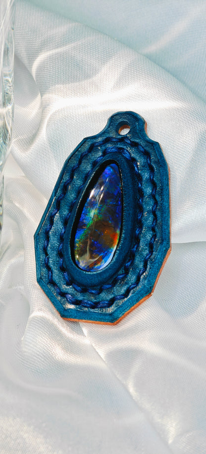 Handmade Italian Buttero Colored Top Layer Vegetable Tanned Leather Ammolite Pendant